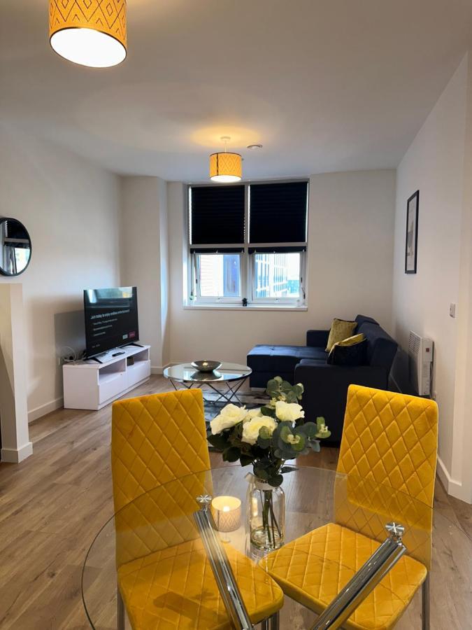 Sleek & Stylish Apartment By Dh Aparthotels Peterborough Buitenkant foto