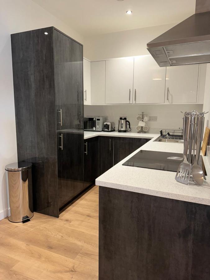 Sleek & Stylish Apartment By Dh Aparthotels Peterborough Buitenkant foto