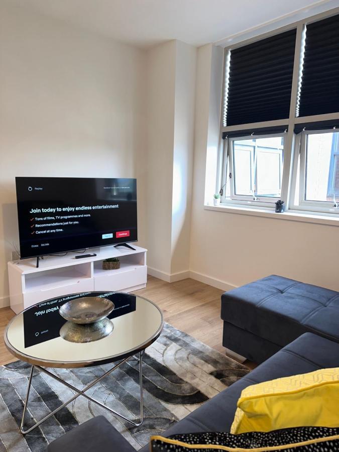 Sleek & Stylish Apartment By Dh Aparthotels Peterborough Buitenkant foto