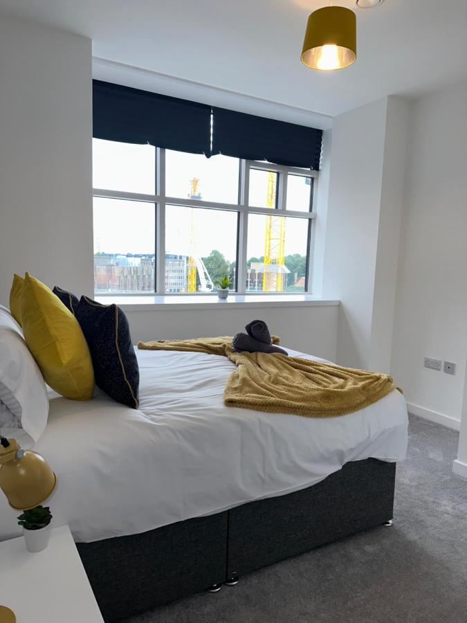 Sleek & Stylish Apartment By Dh Aparthotels Peterborough Buitenkant foto